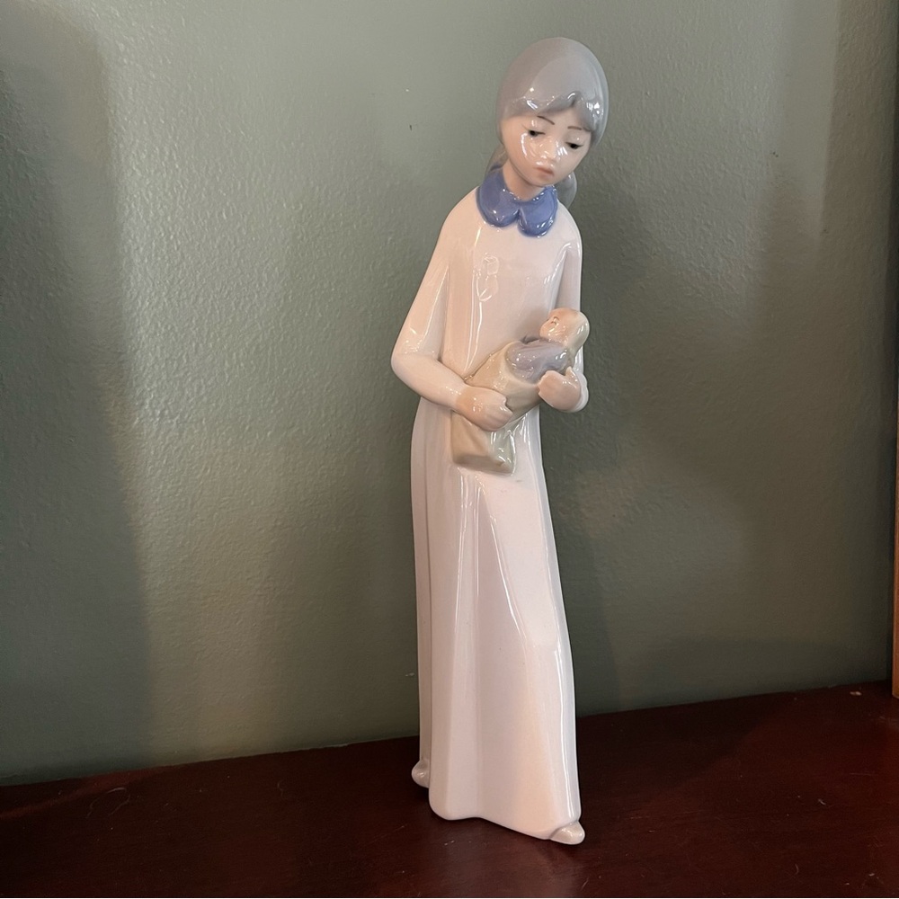 Casades Mother with Baby Figurine